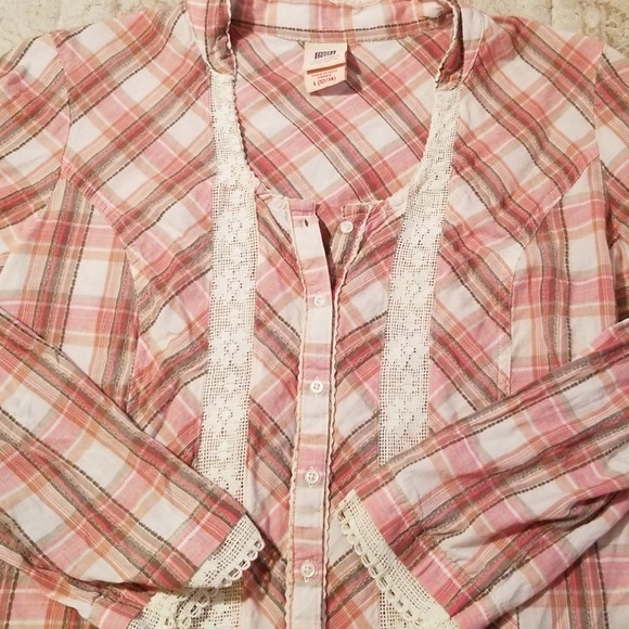 Shirt - Picture 2 of 3